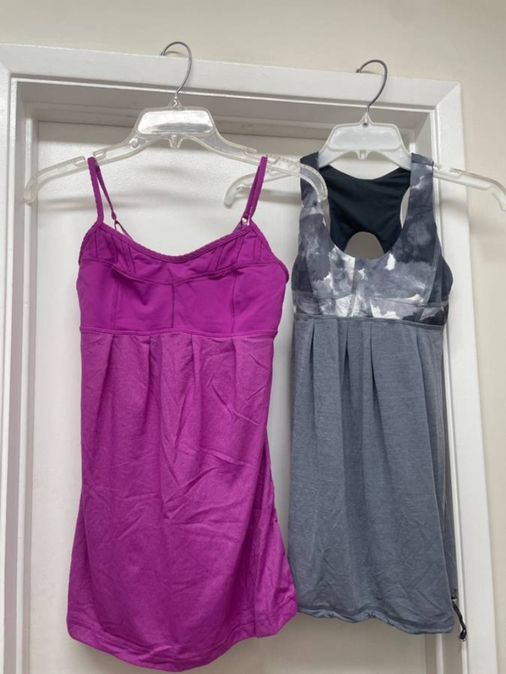 (2) Lululemon Tank Tops Sz 4